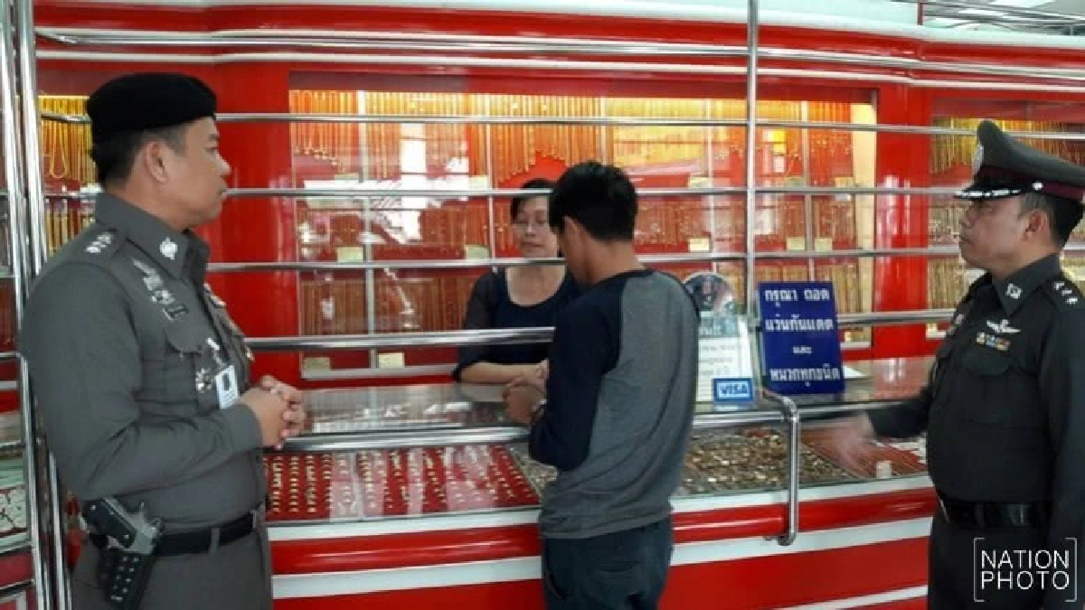 รวบหนุ่มตกงานเชิดสร้อยร้านทอง! รวบหนุ่มตกงานเชิดสร้อยร้านทอง!