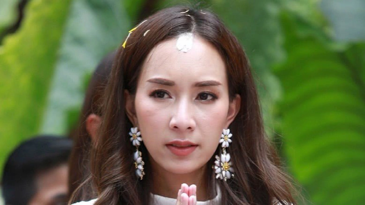 ‘มิ้นท์’ เลี่ยงตอบถูกโยง #ต่ำตมไม่หยุด (คลิป)