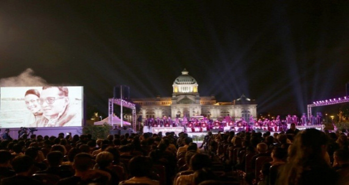 คอนเสิร์ตเฉลิมพระเกียรติฯ ตอน "อ้อมกอดผู้พิทักษ์ในคืนรัง" คอนเสิร์ตเฉลิมพระเกียรติฯ ตอน "อ้อมกอดผู้พิทักษ์ในคืนรัง"