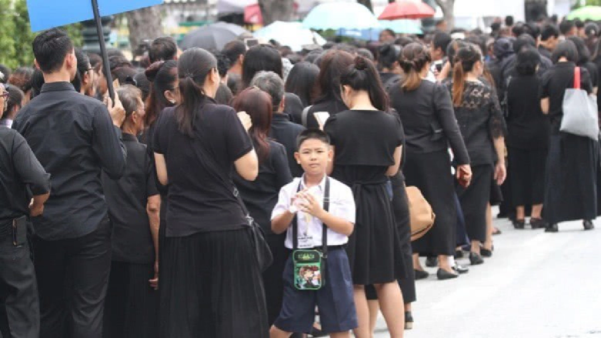 254 วัน มีประชาชนเข้ากราบพระบรมศพ 8,384,427 คน 254 วัน มีประชาชนเข้ากราบพระบรมศพ 8,384,427 คน
