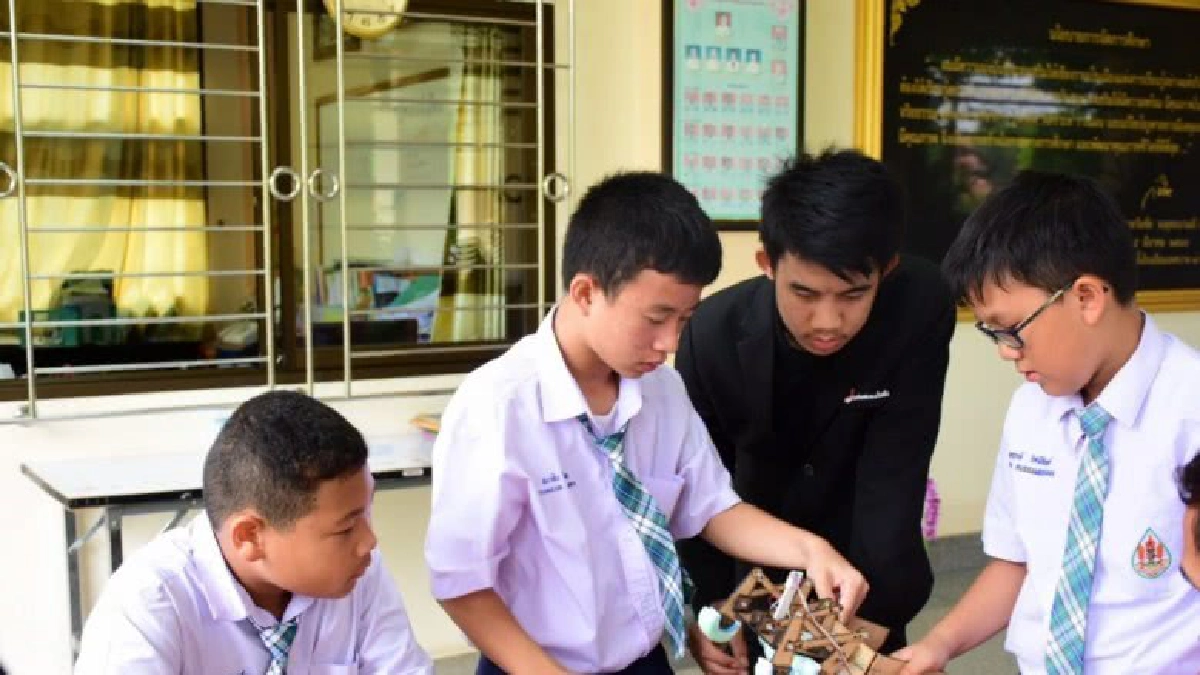 เด็กเก่งชนะเลิศภาคเหนือสร้างหุ่นยนต์ เด็กเก่งชนะเลิศภาคเหนือสร้างหุ่นยนต์