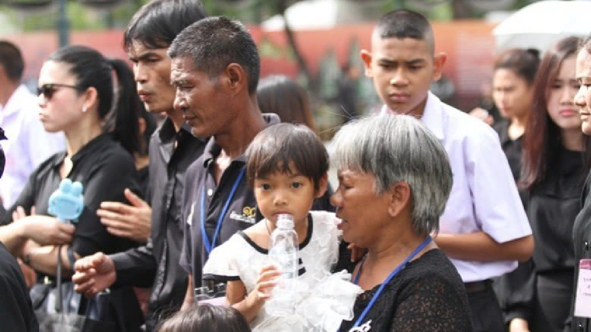 รักในหลวง ร.9 มาตั้งแต่จำความได้โดยไม่มีใครบอกให้รัก