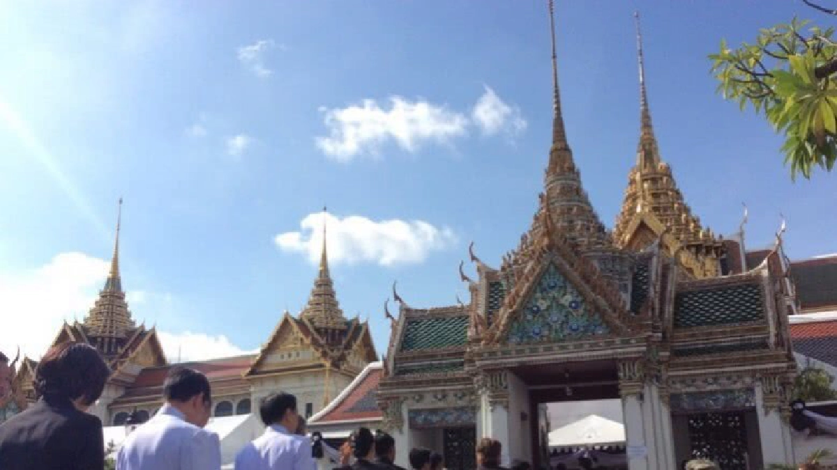คณะบุคคลซาบซึ้งพระมหากรุณาธิคุณ รวมเป็นเจ้าภาพบำเพ็ญกุศล