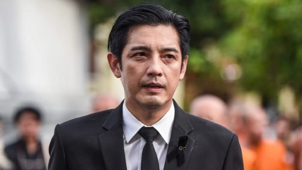 'ศรราม' ซาบซึ้ง 'พระองค์โสมฯ' ประทานน้ำหลวงอาบศพ 'ป๋าเดียร์' 'ศรราม' ซาบซึ้ง 'พระองค์โสมฯ' ประทานน้ำหลวงอาบศพ 'ป๋าเดียร์'