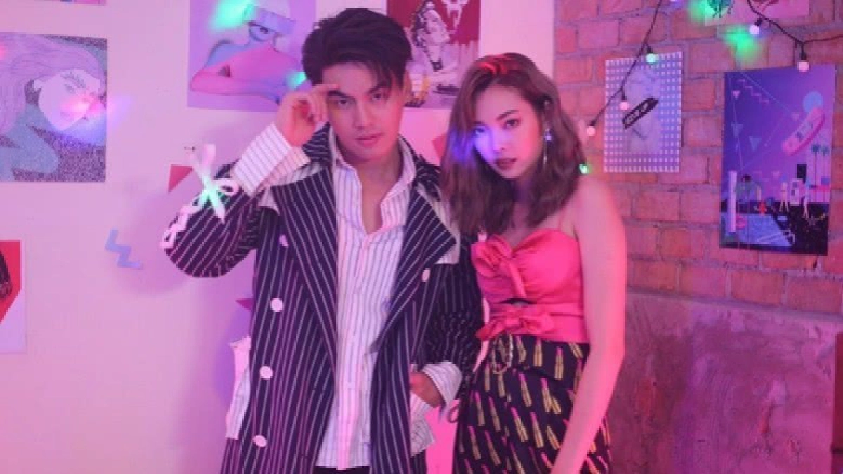 ‘ฮั่น’ ทุ่มสุดตัว!! ลงมือทำเพลง 'ร้ายกาจ' เอง (คลิป) ‘ฮั่น’ ทุ่มสุดตัว!! ลงมือทำเพลง 'ร้ายกาจ' เอง (คลิป)