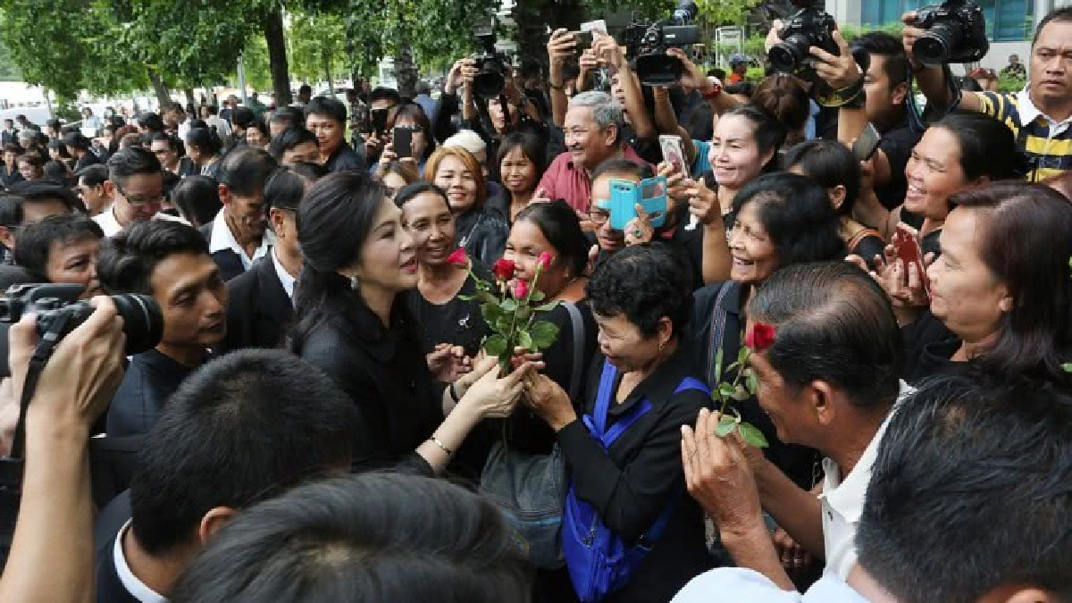 "น้องเดียร์" ยันไม่มีขนคนเชียร์ "ปู" ขึ้นศาลนัดสุดท้าย "น้องเดียร์" ยันไม่มีขนคนเชียร์ "ปู" ขึ้นศาลนัดสุดท้าย
