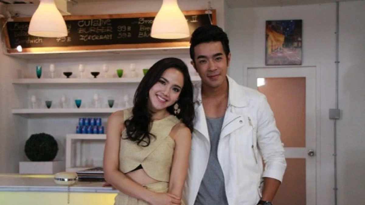 ซิทคอมเรื่อง 'รักจัดเต็ม' ตอน 'รักคือ…ฟังกันบ้าง'