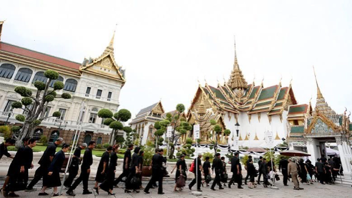 ในหลวงรัชกาลที่ 9 ทรงเป็นต้นแบบในทุกๆ ด้าน ในหลวงรัชกาลที่ 9 ทรงเป็นต้นแบบในทุกๆ ด้าน