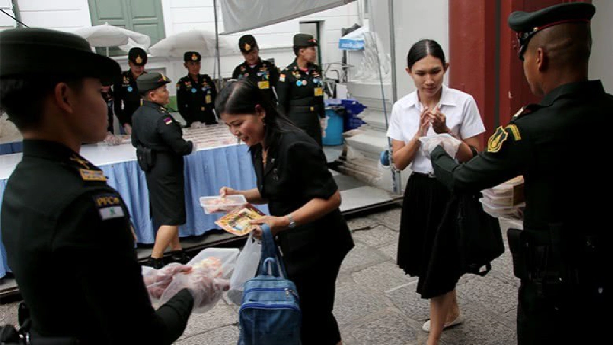 อาหาร-น้ำดื่มบริการตลอดทั้งวัน