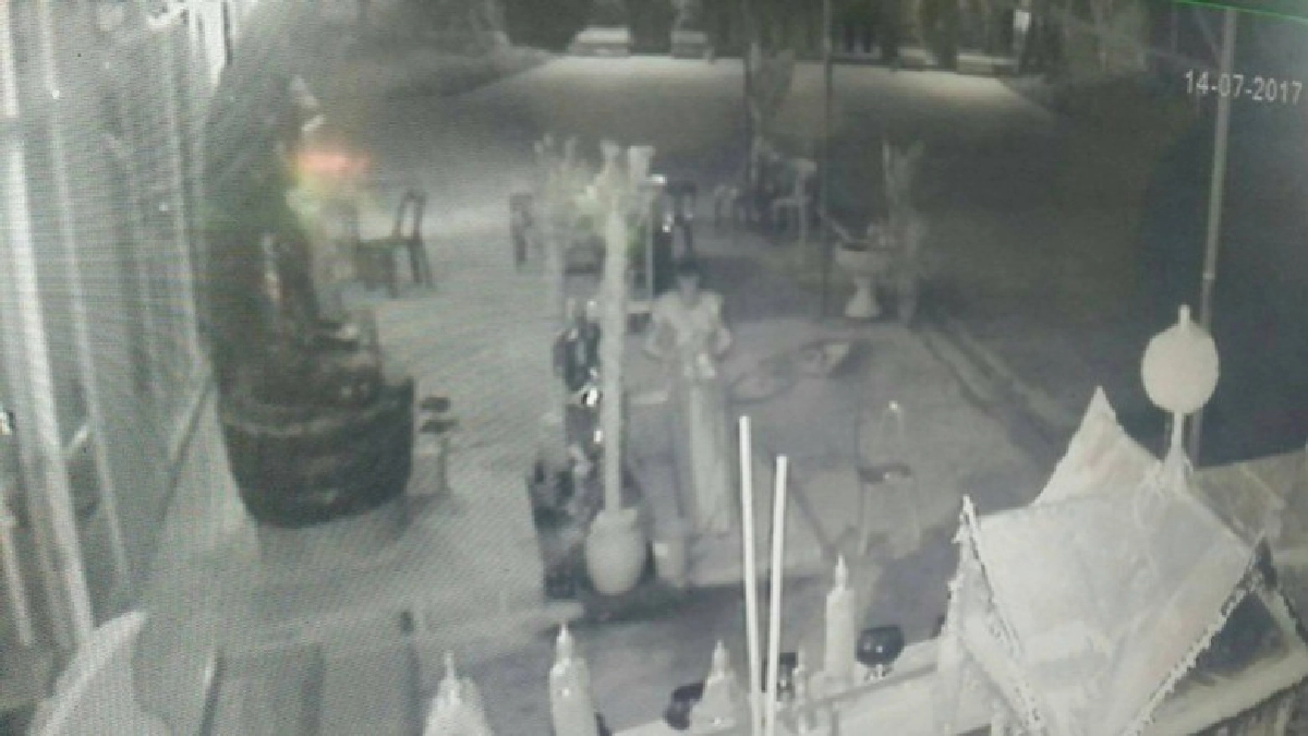ล่าหัวขโมย!!สวมชุดไทยโบราณฉกเงินวัด ล่าหัวขโมย!!สวมชุดไทยโบราณฉกเงินวัด