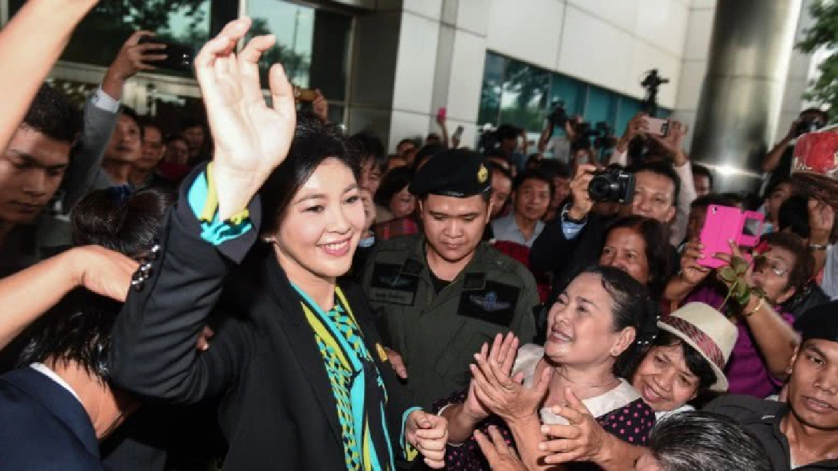ผบ.ทบ ปัด ส่ง ทหาร ประกบแกนนำเพื่อไทย ผบ.ทบ ปัด ส่ง ทหาร ประกบแกนนำเพื่อไทย