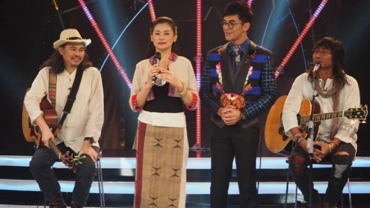 พบกับ 'เสถียร ทำมือ และ ไม้เมือง'