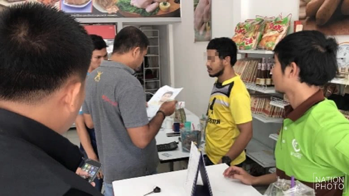 รวบหนุ่มหนีคดียิงคนส่งขนมปังดับ! รวบหนุ่มหนีคดียิงคนส่งขนมปังดับ!