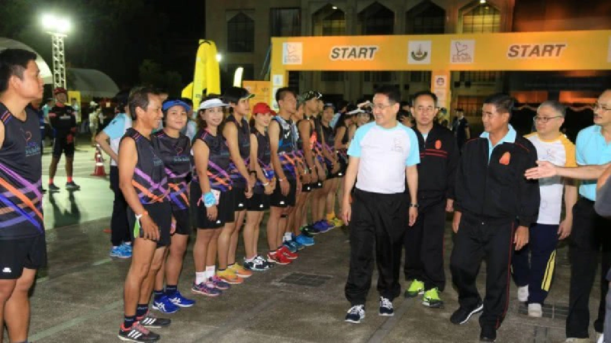 3 สถาบัน วิ่ง-ปัน ปันน้ำใจ 3 สถาบัน วิ่ง-ปัน ปันน้ำใจ