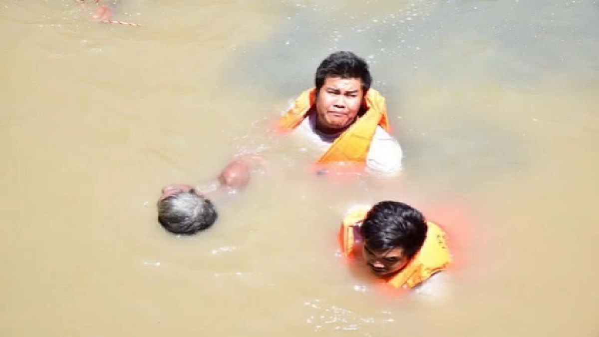 พบศพแล้ว พ่อครัวเรือประมง"ช.มณีนพรัตน์5"ตกน้ำดับ พบศพแล้ว พ่อครัวเรือประมง"ช.มณีนพรัตน์5"ตกน้ำดับ