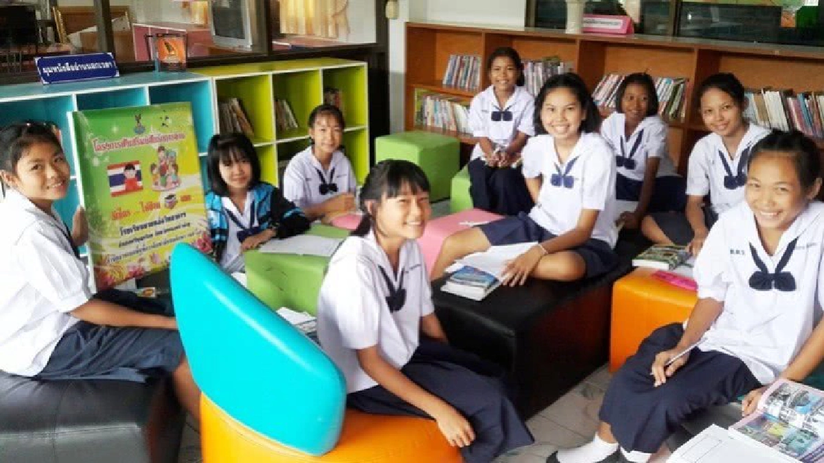 ‘รักใครให้อ่านเลย...”  