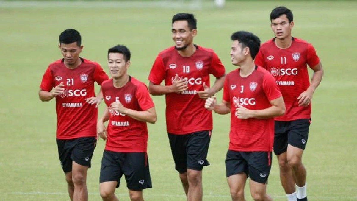 "เมืองทอง"ปะทะ"บางกอกกล๊าส"บิ๊กแมตช์ลีกคัพ "เมืองทอง"ปะทะ"บางกอกกล๊าส"บิ๊กแมตช์ลีกคัพ