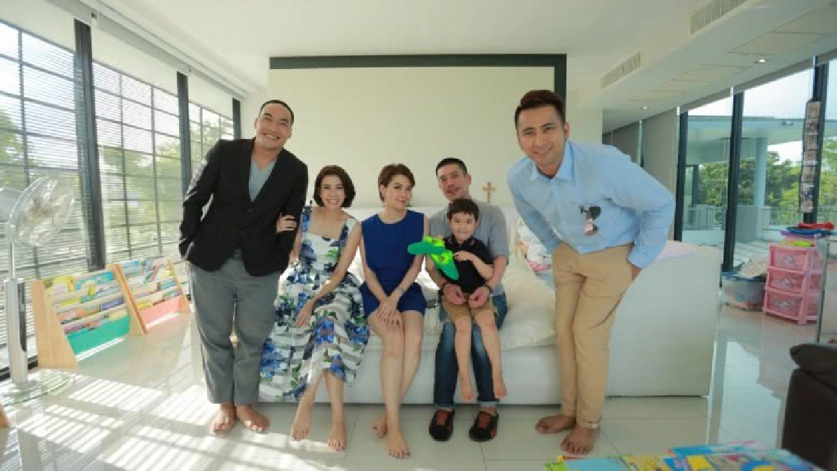 ชมบ้านสาวกทีมลิเวอร์พูลตัวจริงอย่าง  'นิหน่า-แบงค์'  