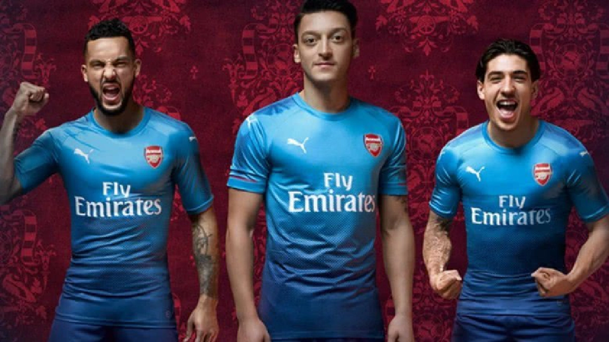 อาร์เซนอลเปิดตัวชุดแข่งที่ 3 อาร์เซนอลเปิดตัวชุดแข่งที่ 3