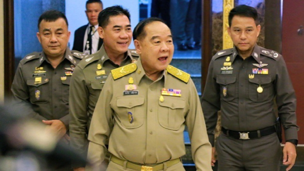 “ประวิตร”ปัดสั่งจับตาความเคลื่อนไหวเสื้อแดงตปท.