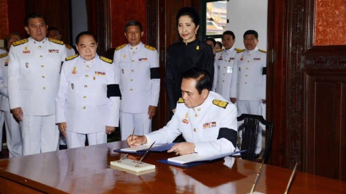 "นายกฯ"นำ"ครม."ลงนามถวายพระพร"ร.10"