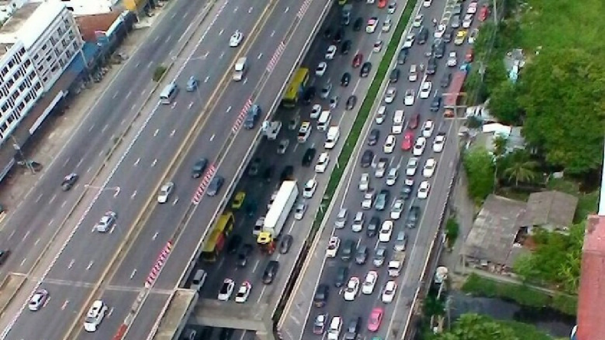 ติดหนัก!! บางนา-ตราด ขาเข้าไบเทค
