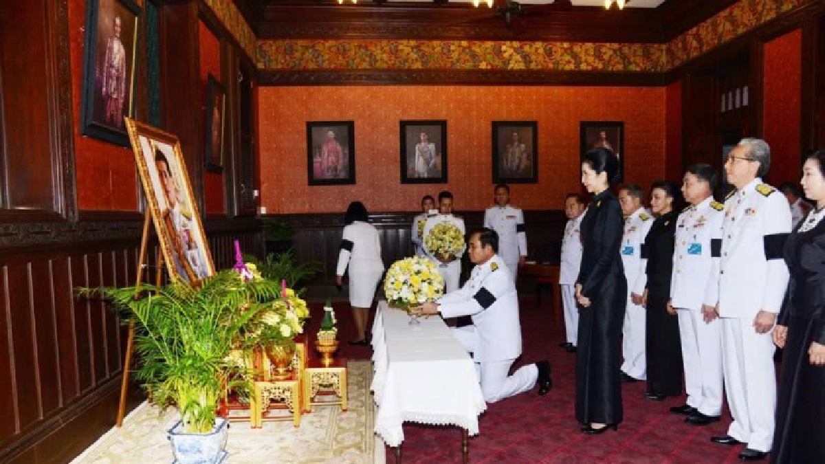 "นายกฯ"ชวน"คนไทย"ร่วมถวายพระพร"ในหลวง ร.10" "นายกฯ"ชวน"คนไทย"ร่วมถวายพระพร"ในหลวง ร.10"