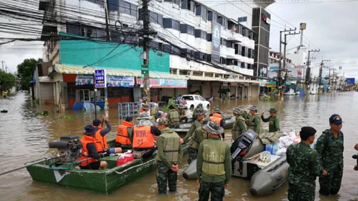 สระแก้วส่งคาราวานช่วยเหลือผู้ประสบภัยน้ำท่วม สกลนคร สระแก้วส่งคาราวานช่วยเหลือผู้ประสบภัยน้ำท่วม สกลนคร