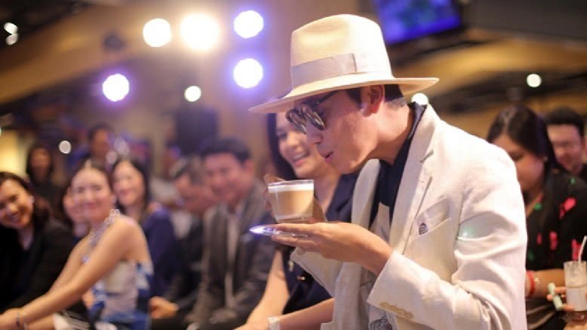 เซเลบคอกาแฟแชร์ถ้วยโปรด