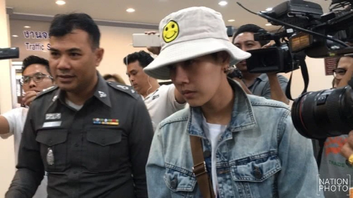 ‘ดีเจอ้อนน้อย’ เข้ามอบตัวแล้ว ‘ดีเจอ้อนน้อย’ เข้ามอบตัวแล้ว