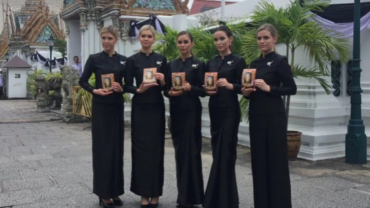 มิสเวิลด์ออสเตรเลียเข้ากราบพระบรมศพ