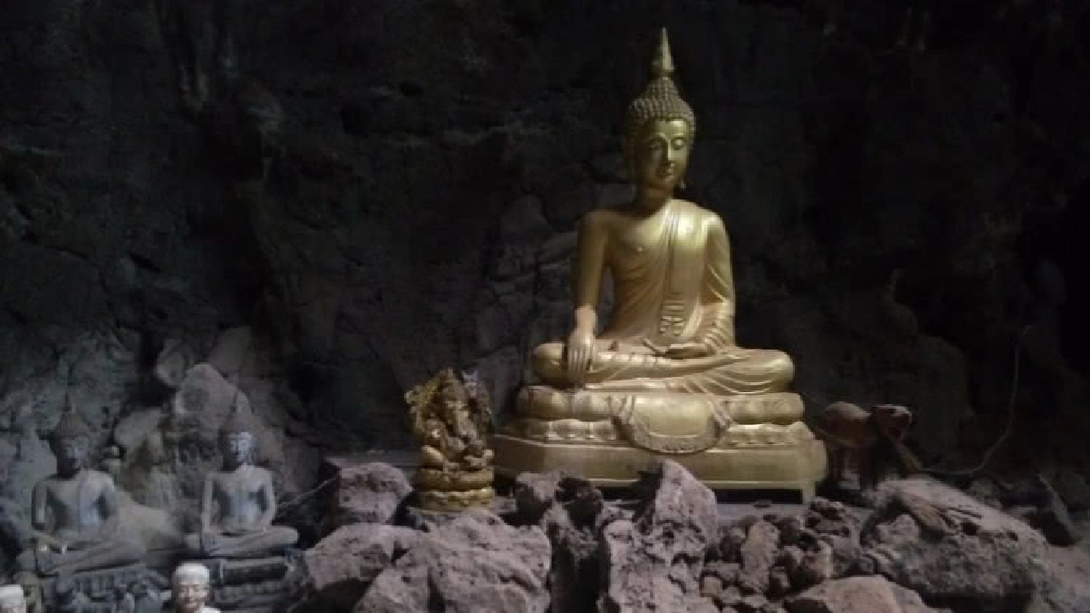 นำอิฐเก่า-กระเบื้องหน้าวัว คืนถ้ำเขาหลวง