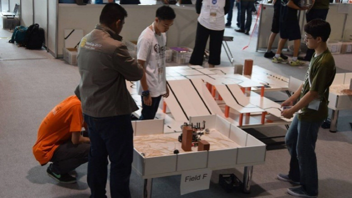 ทีมหุ่นยนต์เด็กมัธยมศึกษา คว้ารางวัล World Champion
