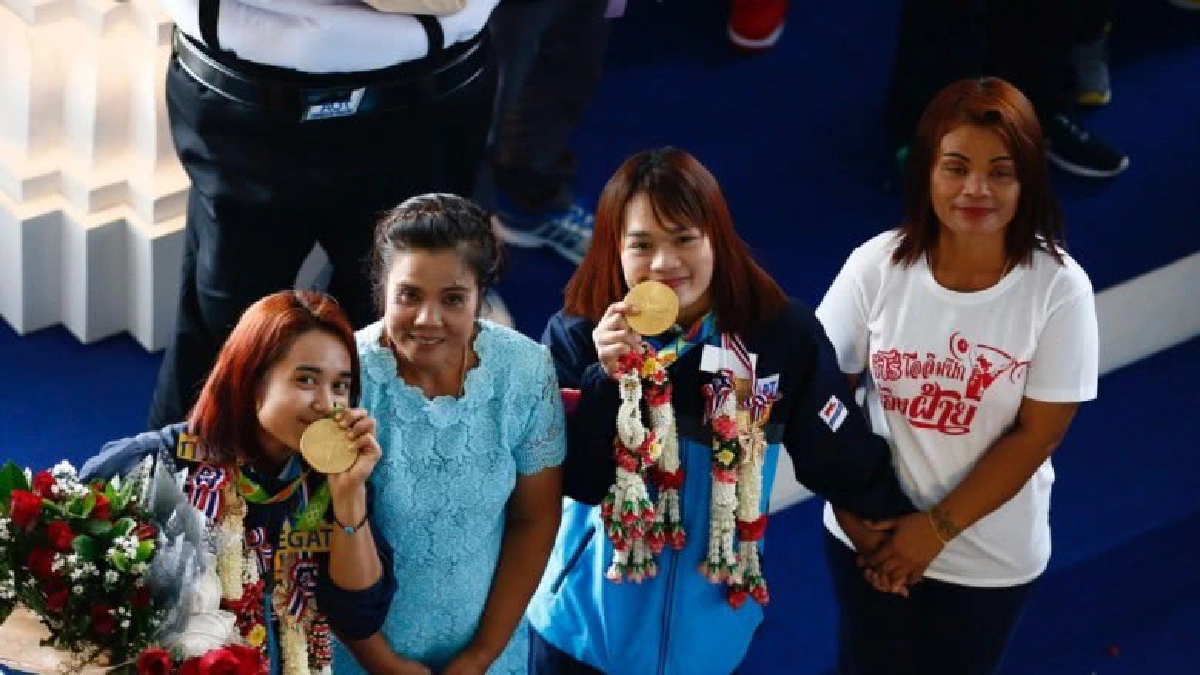 “โสภิตา-สุกัญญา” นำทีมลุย ยกเหล็ก ม.โลก “โสภิตา-สุกัญญา” นำทีมลุย ยกเหล็ก ม.โลก