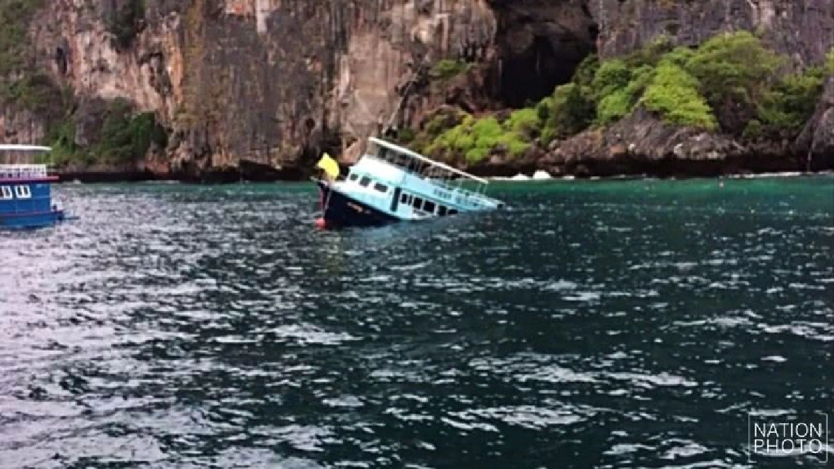 ระทึก!เรือนทท.รั่วจมทะเล ระทึก!เรือนทท.รั่วจมทะเล