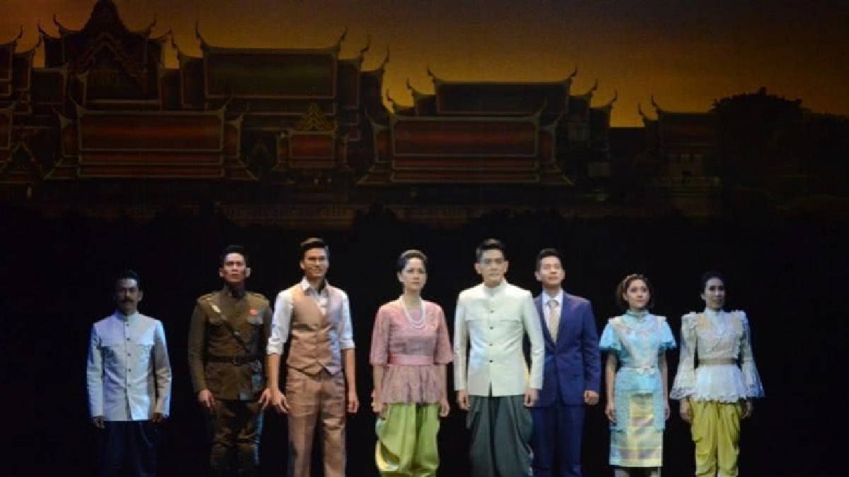 'สี่แผ่นดิน' ปี 60 ถ่ายทอดทุกความรู้สึกแทน 'คนไทย' 'สี่แผ่นดิน' ปี 60 ถ่ายทอดทุกความรู้สึกแทน 'คนไทย'