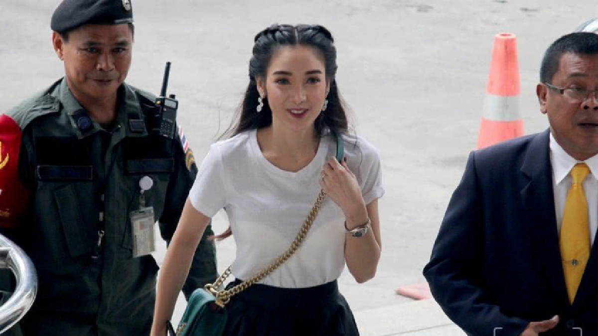 “แพท ณปภา” รายงานตัวศาลครั้งสุดท้าย “แพท ณปภา” รายงานตัวศาลครั้งสุดท้าย