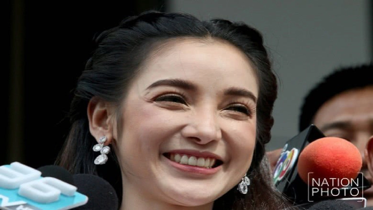 "แพท"ยิ้มรับหายกังวลเต็มที่ลูก-งานแต่ยังห่วงเบนซ์ลุ้นสู้คดี "แพท"ยิ้มรับหายกังวลเต็มที่ลูก-งานแต่ยังห่วงเบนซ์ลุ้นสู้คดี