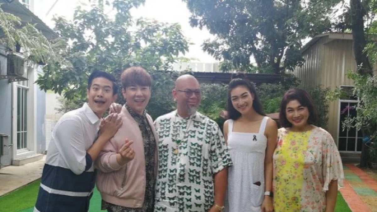 บุกบ้านคู่หูแม่ลูกซุปตาร์ 'แม่หน่อย – แพนเค้ก'
