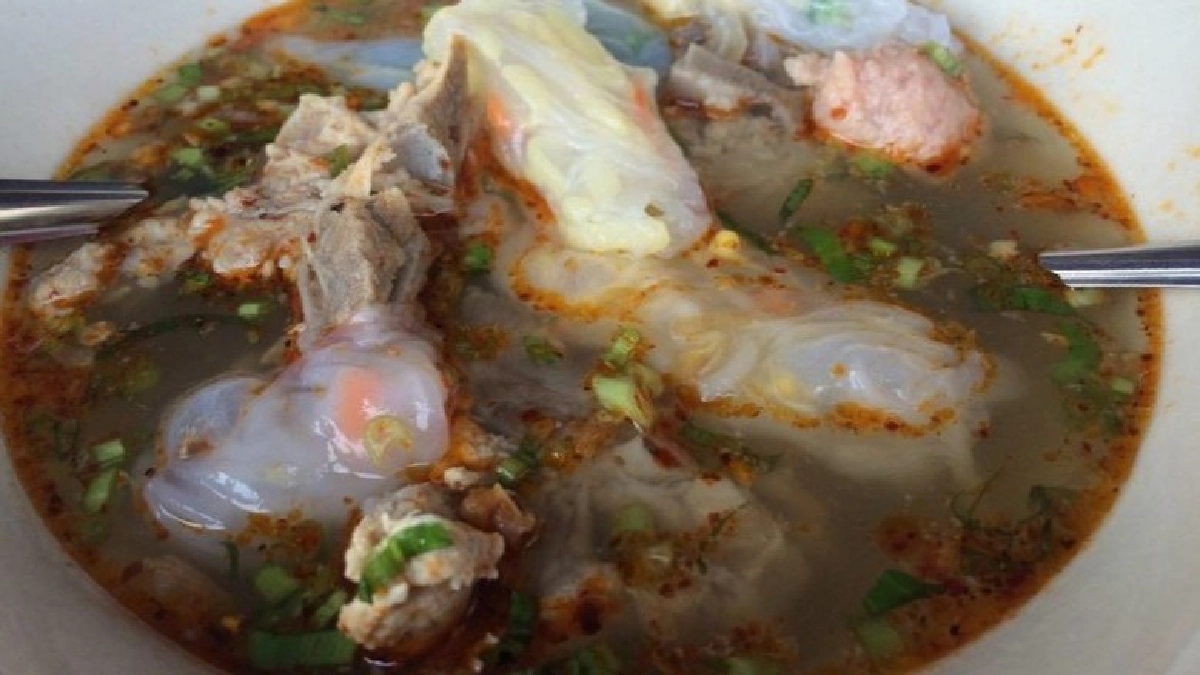 ก๋วยเตี๋ยวปากหม้อป้าต้อย พนมสารคาม จ.ฉะเชิงเทรา