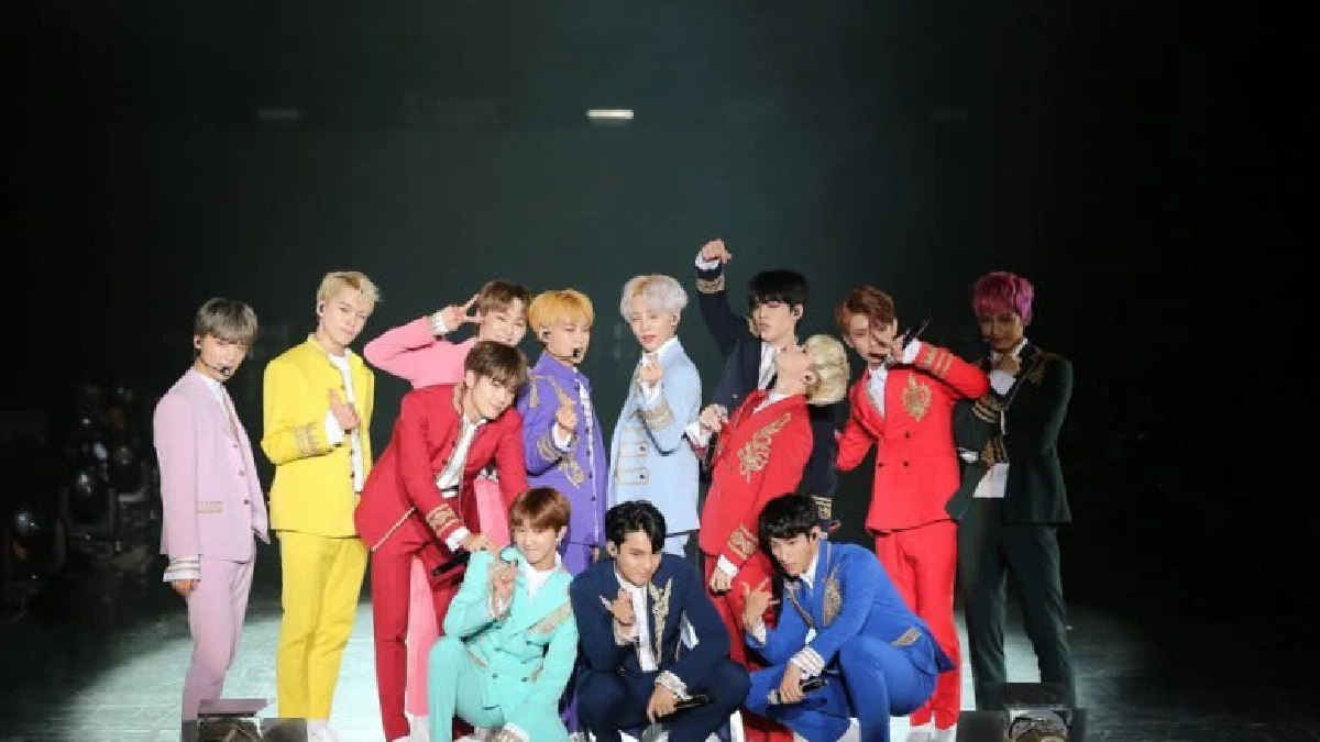 แฟนคลับกรี๊ดสนั่น  SEVENTEEN สาดความสดใส 