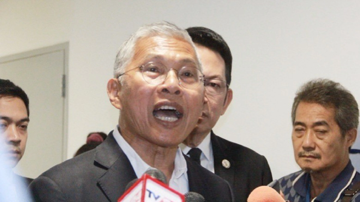 “วัฒนา”เข้ารับทราบข้อกล่าวหา ปอท. “วัฒนา”เข้ารับทราบข้อกล่าวหา ปอท.