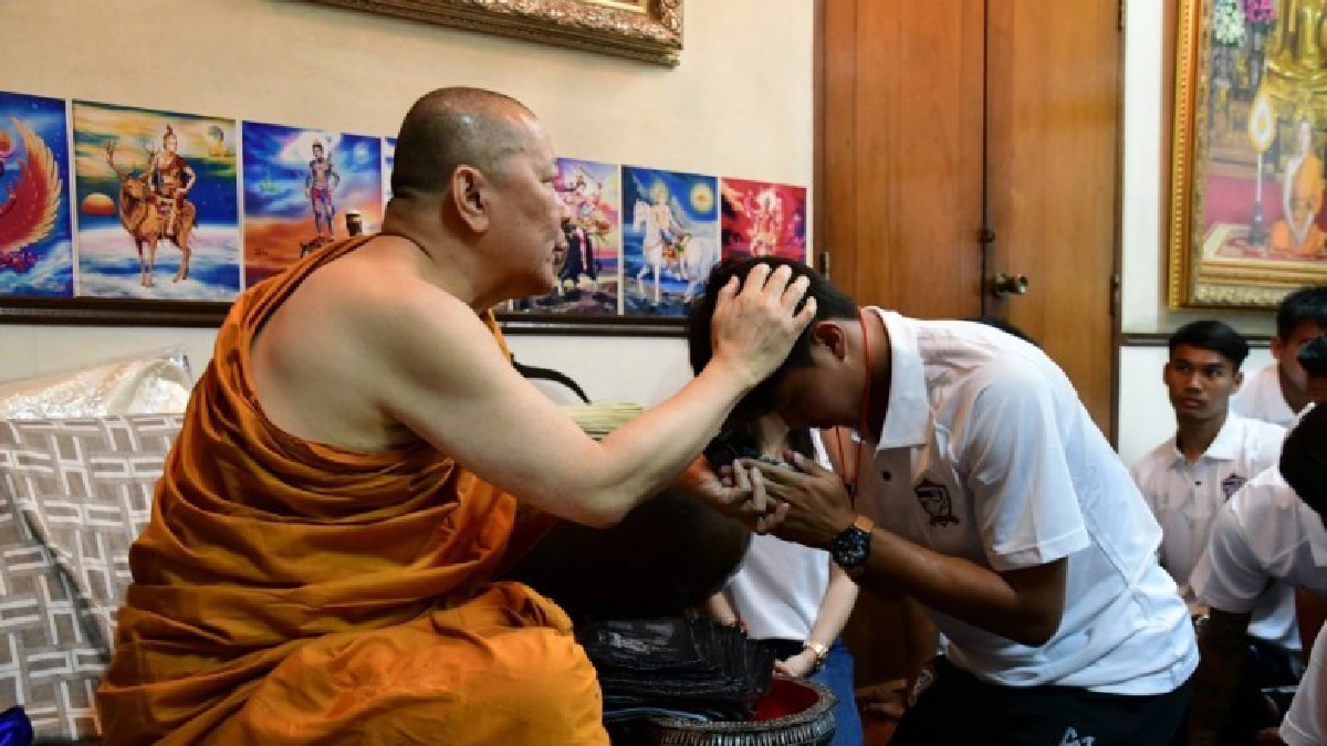 "ช้างศึก" ซีเกมส์ นมัสการเจ้าคุณธงชัย ก่อนล่าทองซีเกมส์