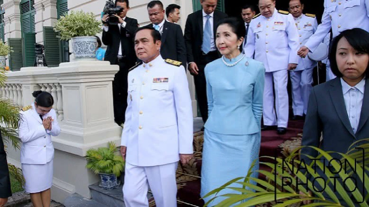 คณะต่างๆ ร่วมลงนามถวายพระพรสมเด็จพระบรมราชินีาถ คณะต่างๆ ร่วมลงนามถวายพระพรสมเด็จพระบรมราชินีาถ