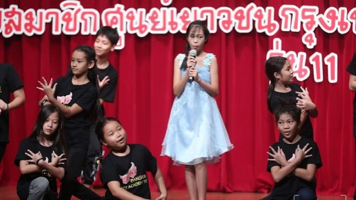 ละครเวทีเทิดพระเกียรติ "ตามรอยอัครศิลปิน" (ภาพชุด) ละครเวทีเทิดพระเกียรติ "ตามรอยอัครศิลปิน" (ภาพชุด)