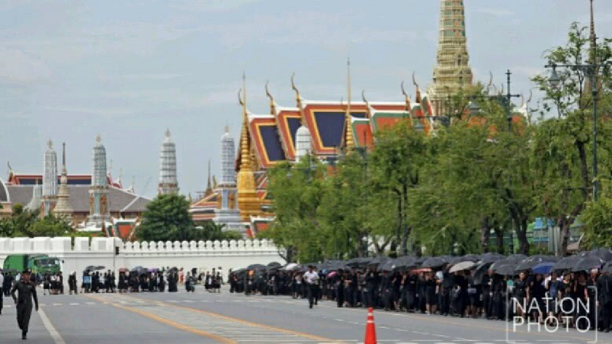 ประชาชนขึ้นกราบพระบรมศพในหลวง ร.9 กว่า 9.3 ล้านคน ประชาชนขึ้นกราบพระบรมศพในหลวง ร.9 กว่า 9.3 ล้านคน