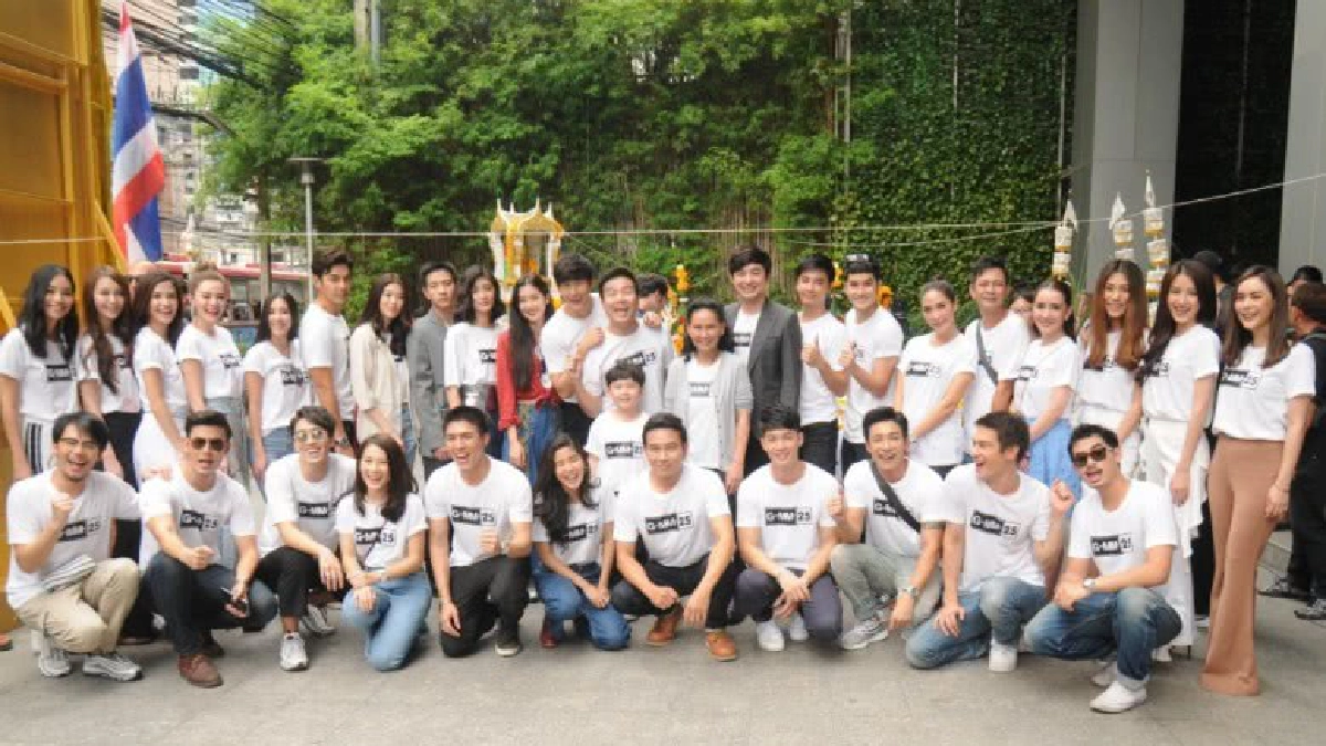 ‘ฉอด-เอส’ขนทัพนักแสดงชื่อดังบวงสรวงละคร 3 เรื่องรวด ‘ฉอด-เอส’ขนทัพนักแสดงชื่อดังบวงสรวงละคร 3 เรื่องรวด