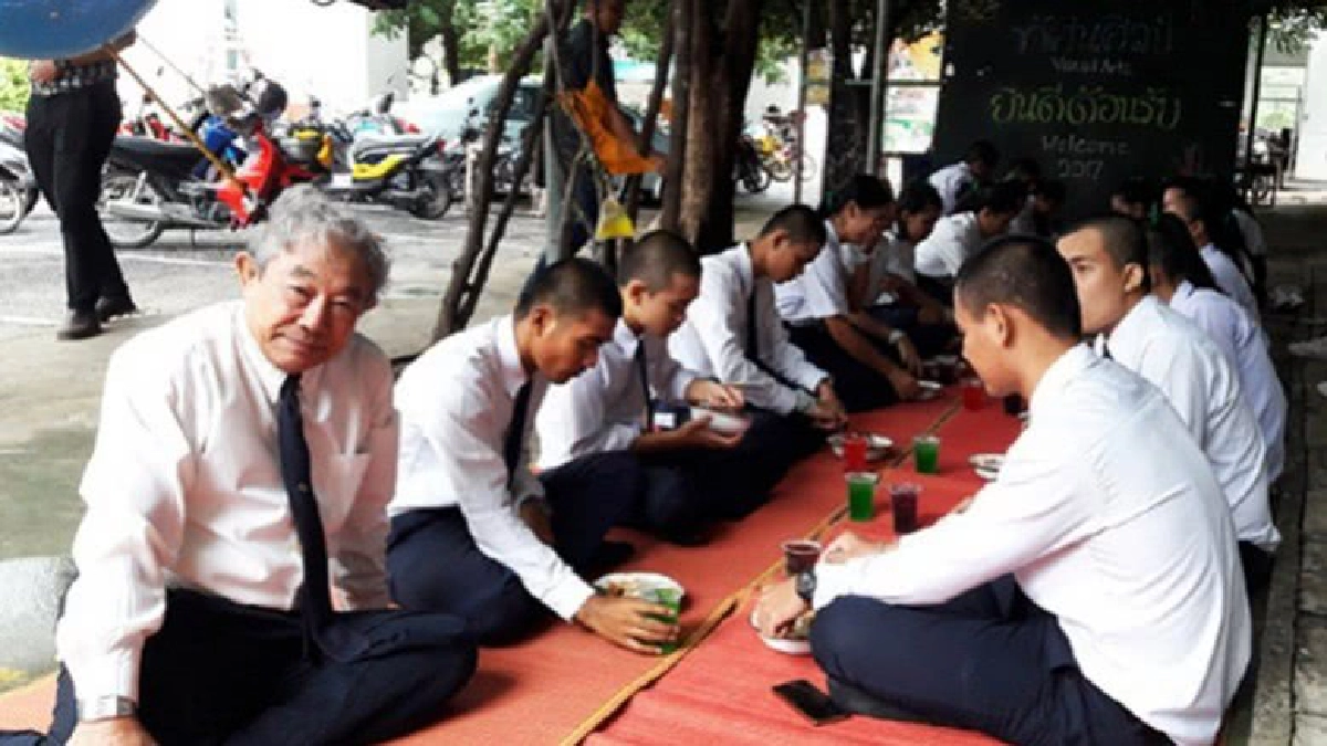  "คุณตาวัยเก๋า 79 ปี" สมัครเรียนกับรุ่นเหลน