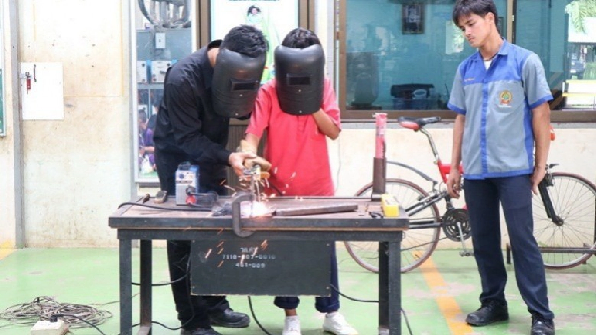 ค่ายส่งเสริมโอกาสทางเลือกศึกษาต่อ ค่ายส่งเสริมโอกาสทางเลือกศึกษาต่อ