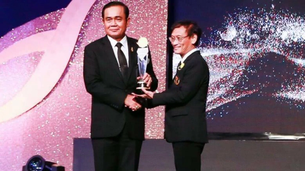 กฟผ. ยึดศาสตร์พระราชาคว้ารางวัลบริหารจัดการองค์กรดีเด่นปี60 กฟผ. ยึดศาสตร์พระราชาคว้ารางวัลบริหารจัดการองค์กรดีเด่นปี60